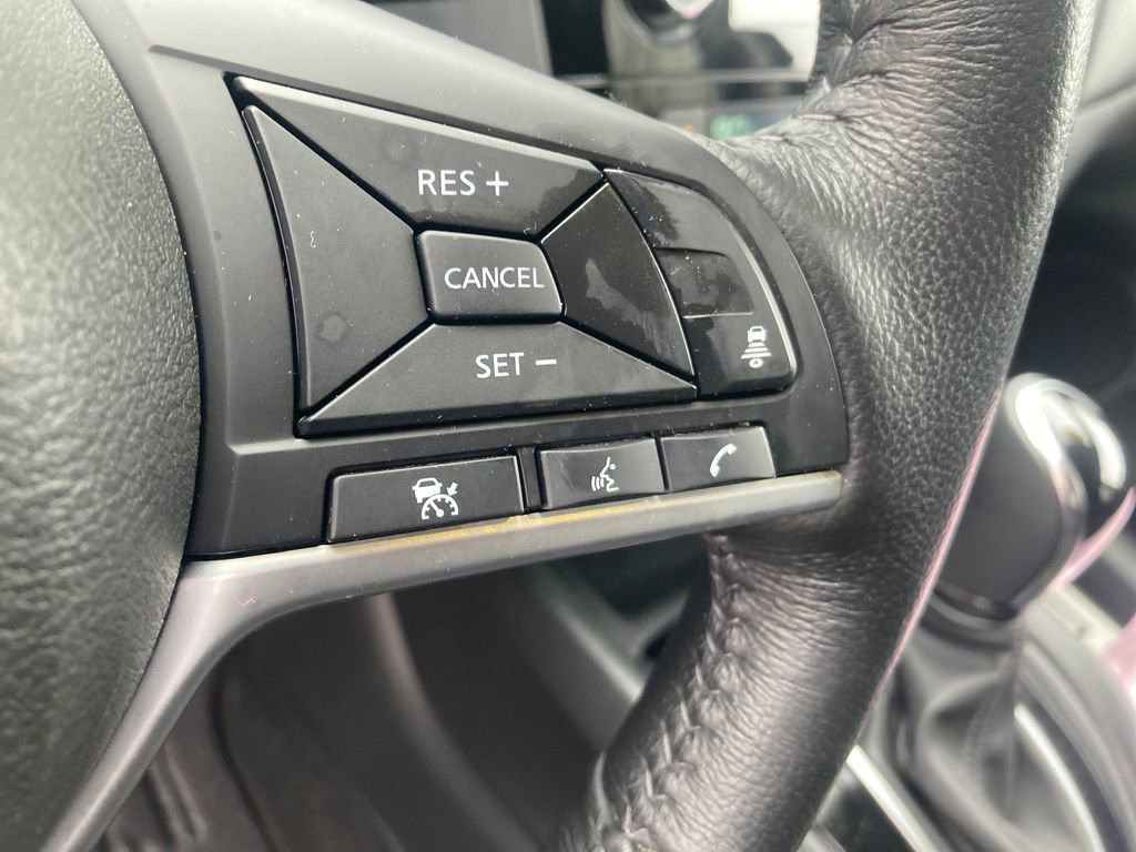 Used 2018 Nissan Rogue SV w/ Premium Package image 45