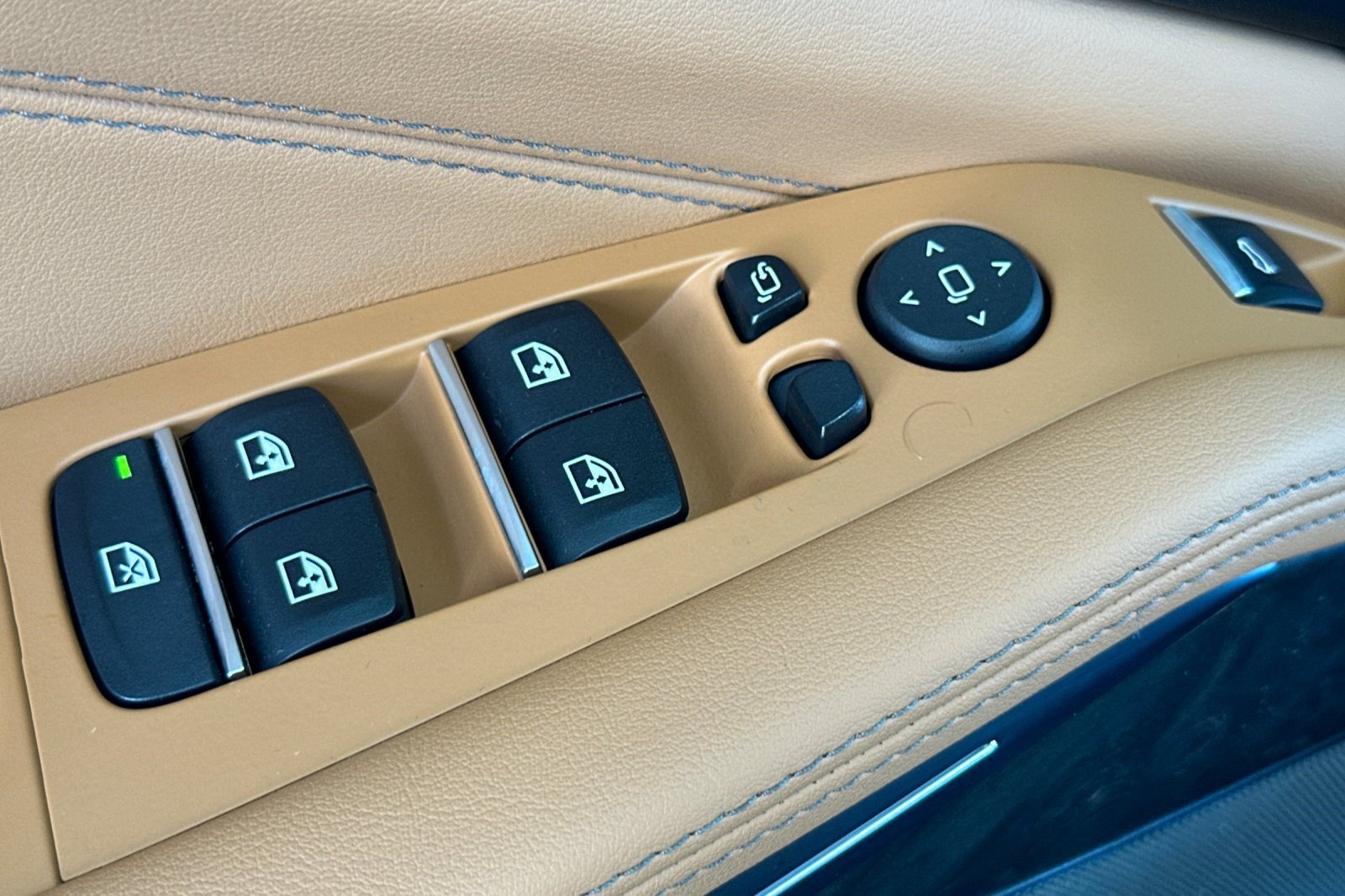 Certified 2026 BMW X5 M60i AWD/4WD image 13