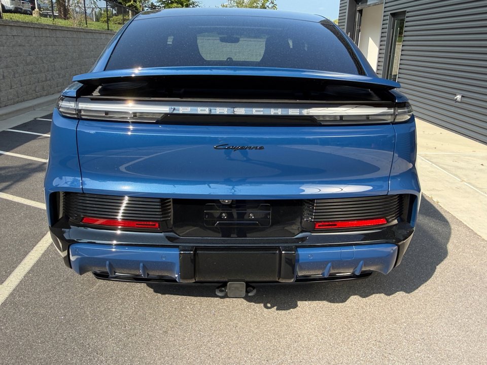 New 2026 Porsche Cayenne Electric Coupe AWD/4WD image 6