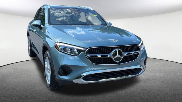 Used 2026 Mercedes-Benz GLC 300 4MATIC image 4