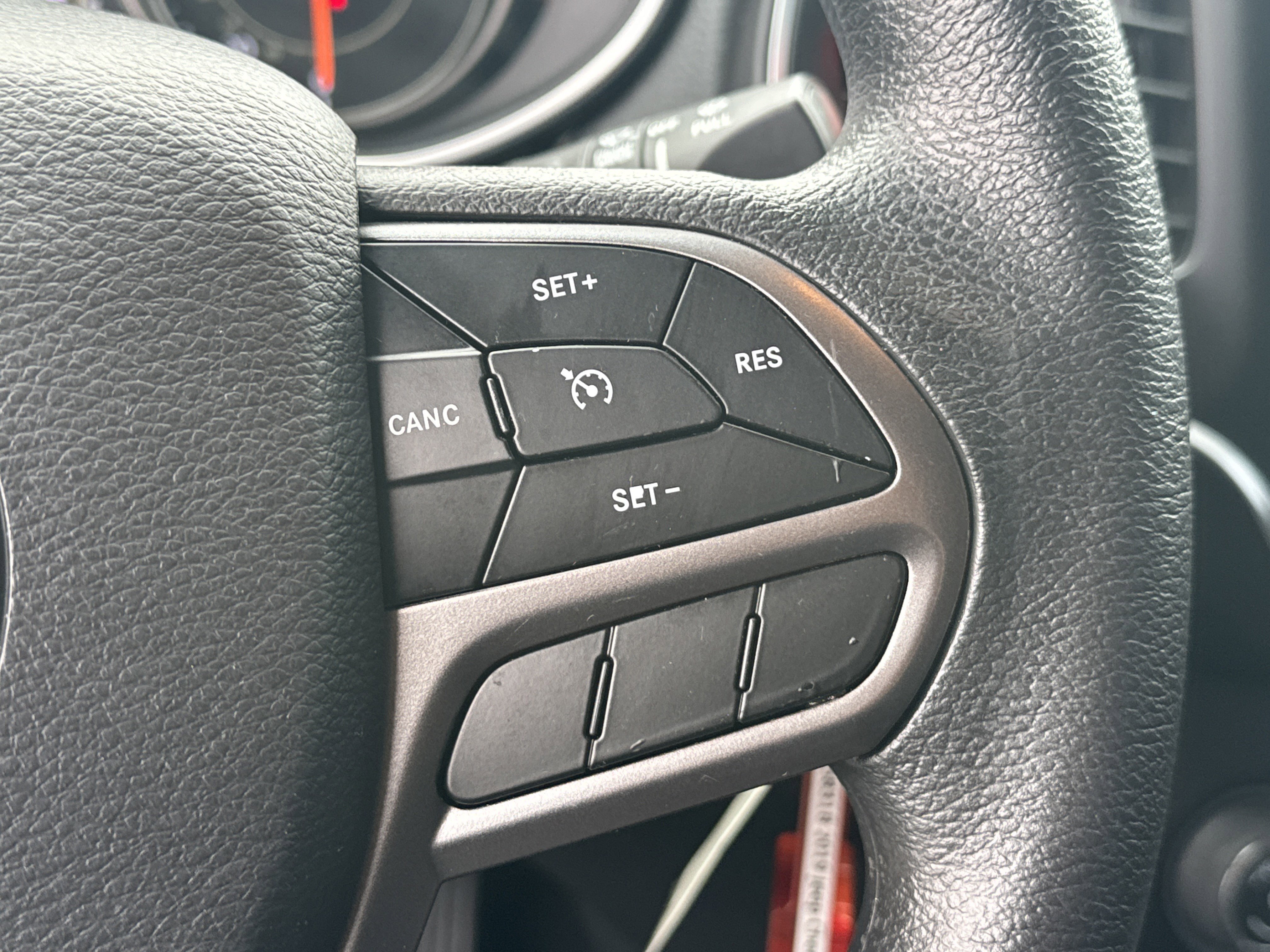 Used 2019 Jeep Cherokee Latitude w/ Popular Appearance Group image 30