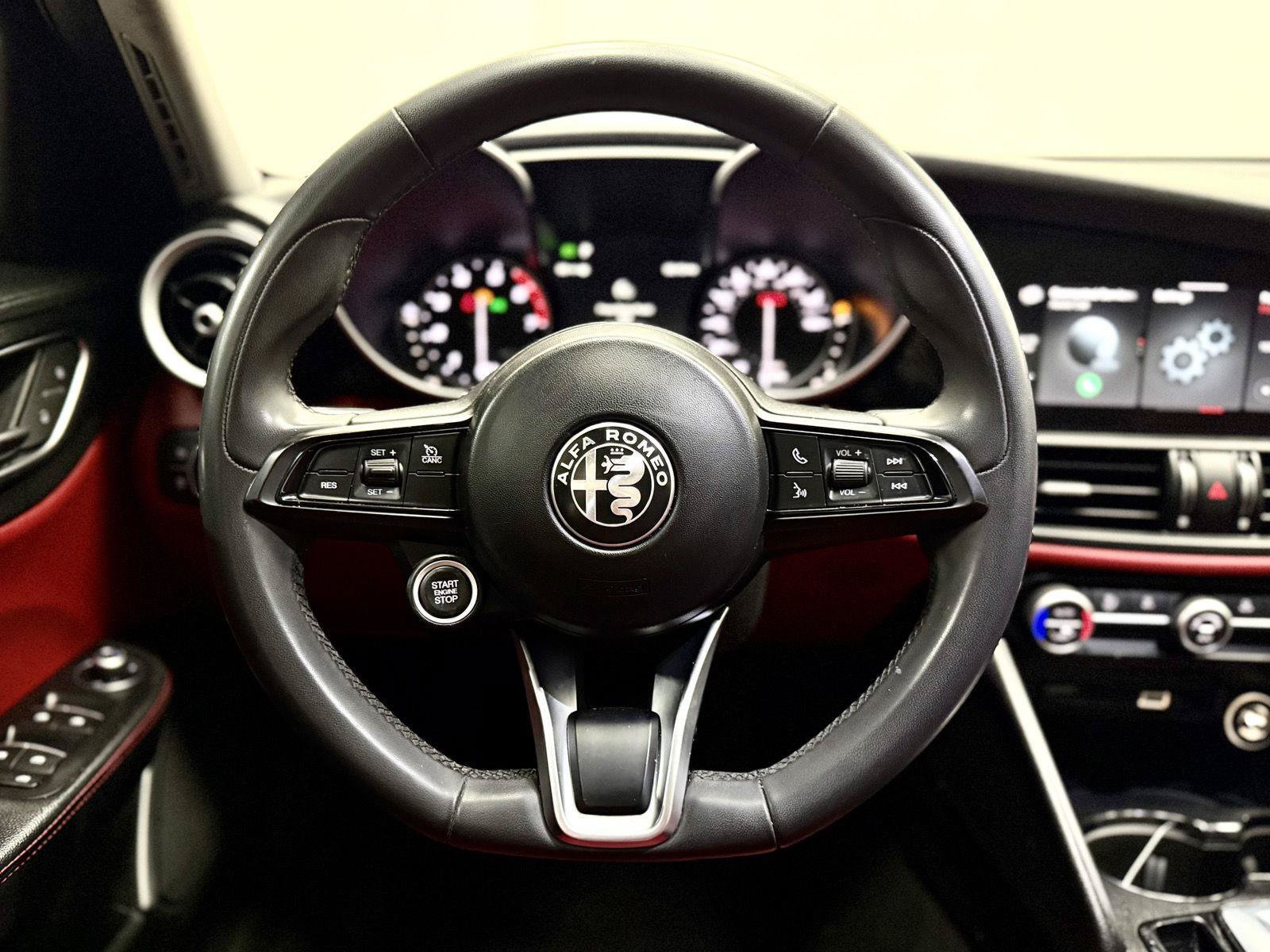 Used 2020 Alfa Romeo Giulia w/ Quick Order Package 22K Sport RWD image 18
