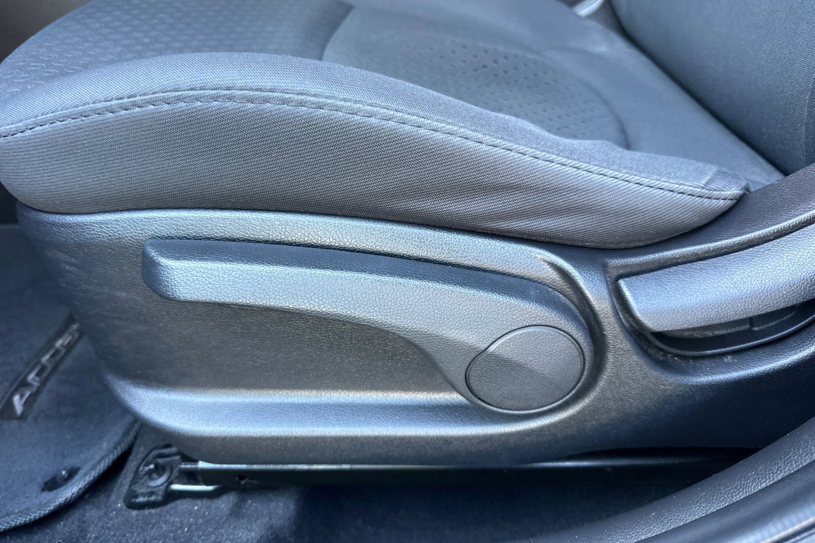 Used 2012 Hyundai Accent SE FWD image 14