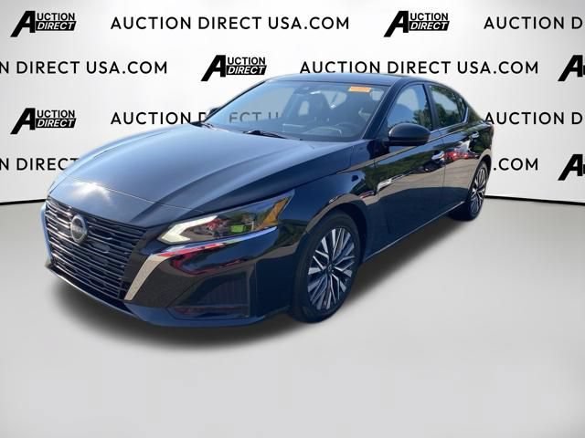 Used 2024 Nissan Altima 2.5 SV FWD image 1