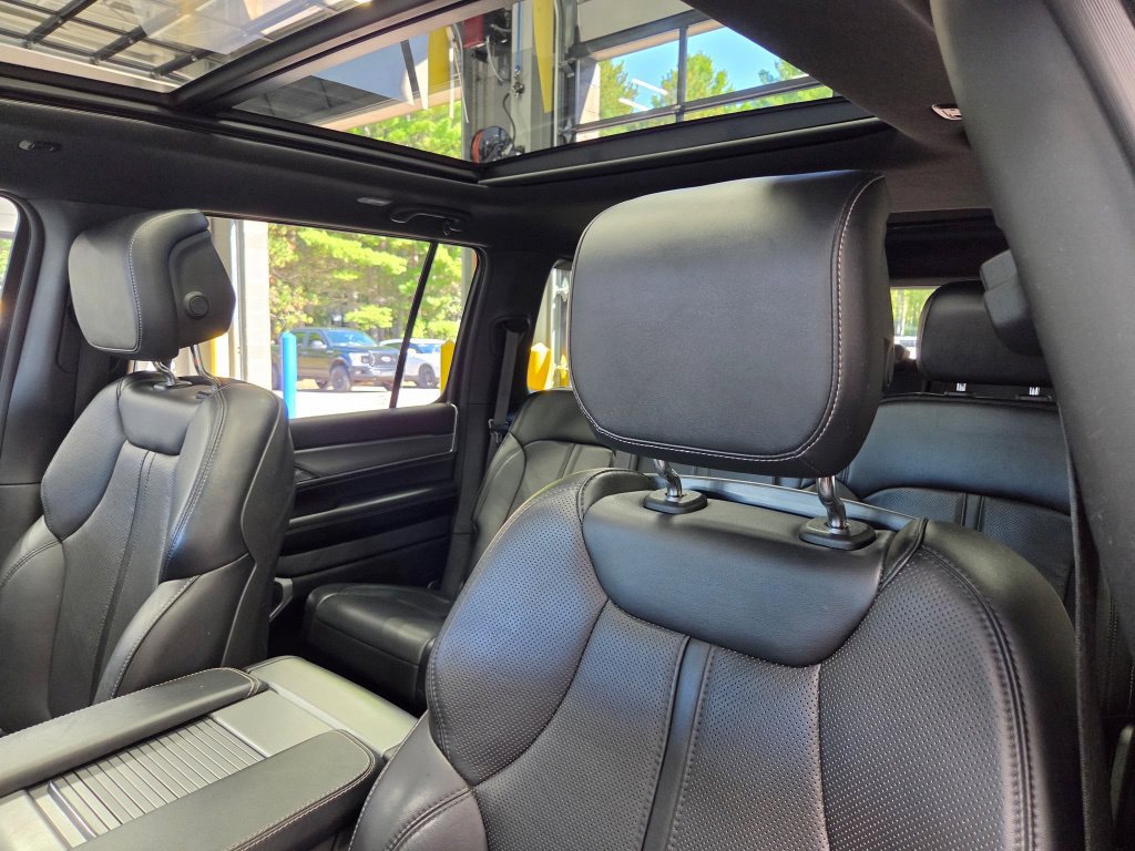 Used 2024 Jeep Wagoneer Series II AWD/4WD image 32