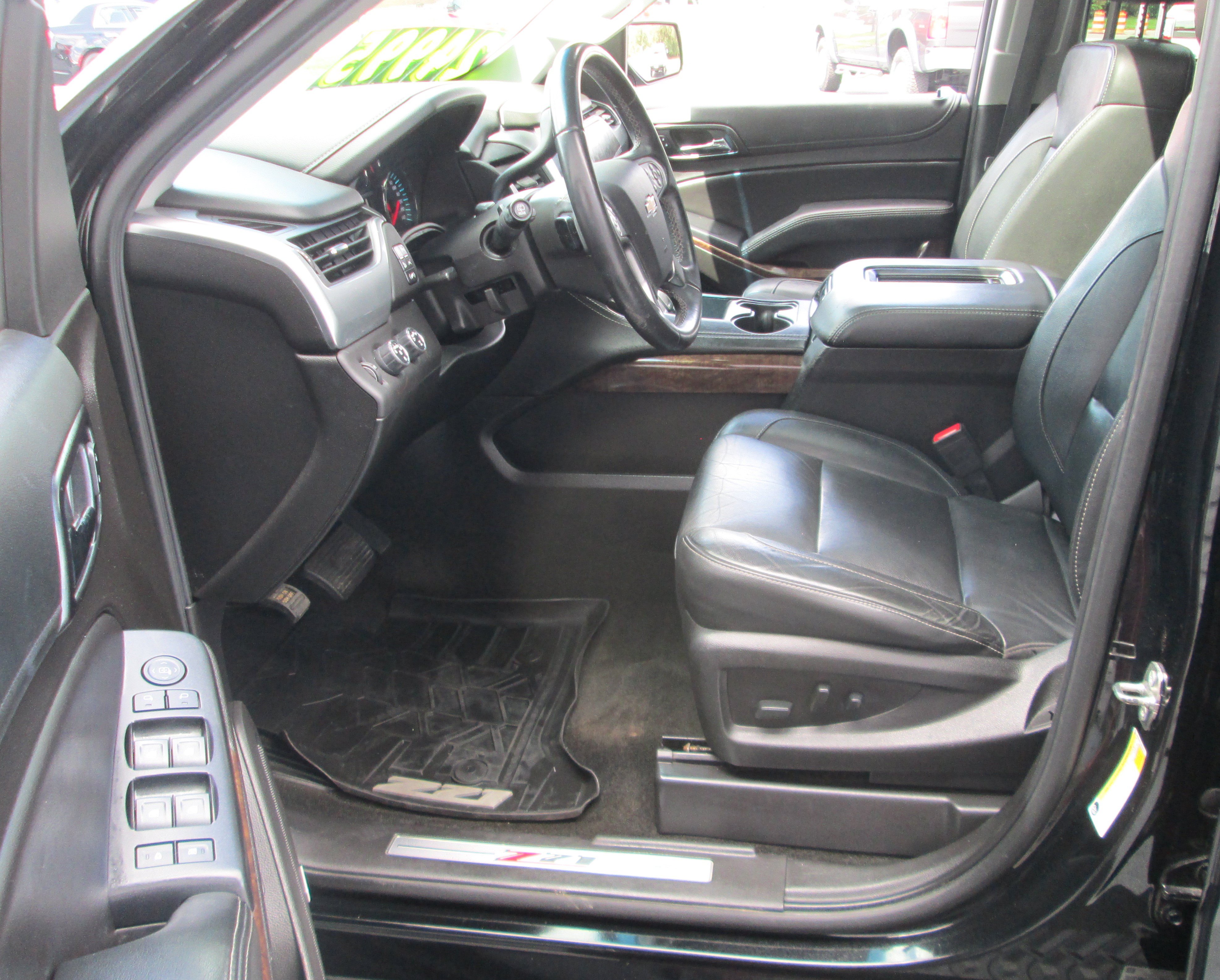 Used 2018 Chevrolet Tahoe LT w/ Z71 Midnight Edition AWD/4WD image 12