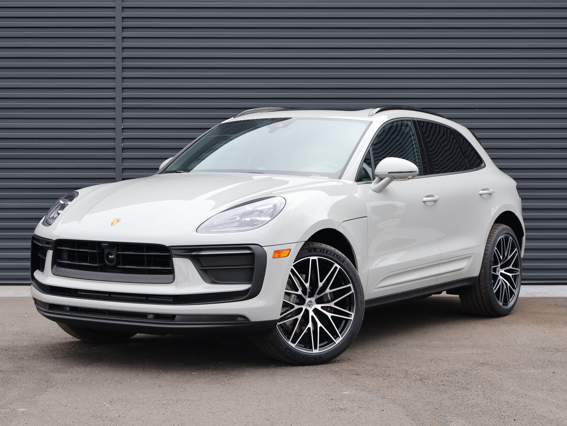 New 2026 Porsche Macan AWD/4WD image 1