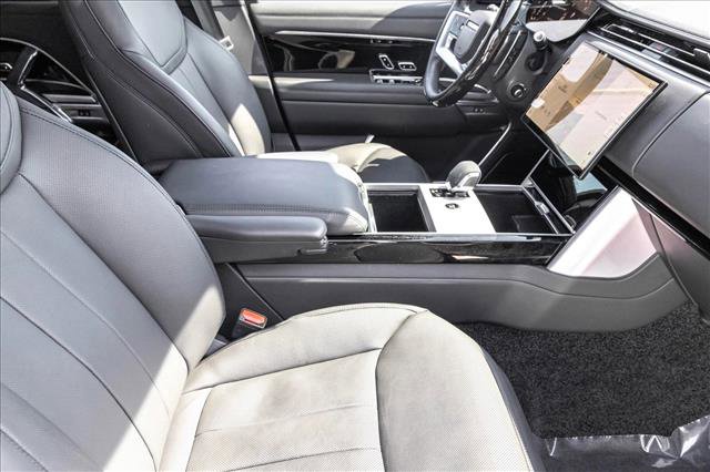 Used 2024 Land Rover Range Rover Long Wheelbase SE AWD/4WD image 29