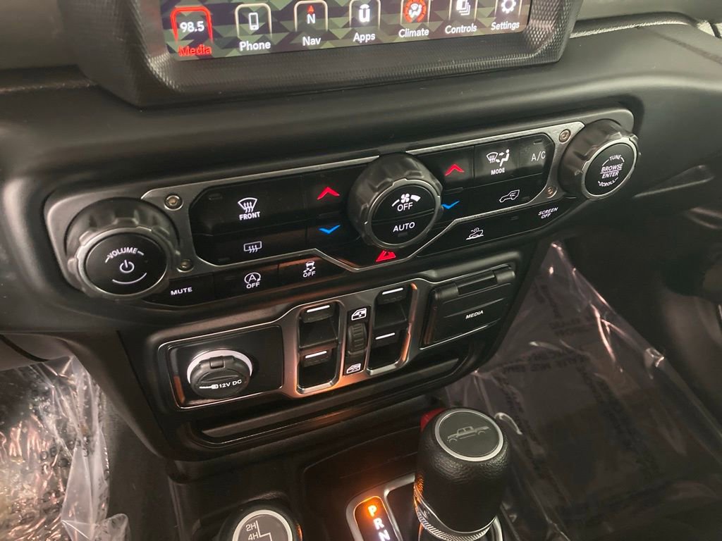 Used 2023 Jeep Gladiator Overland image 8