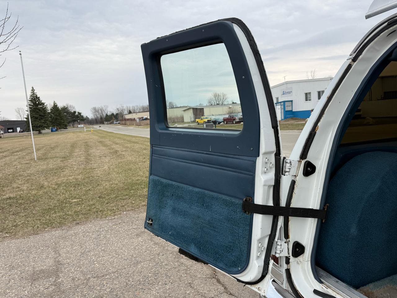 Used 1987 GMC Suburban 4WD image 22