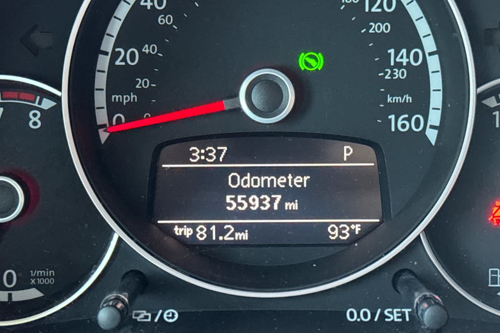 Used 2014 Volkswagen Beetle R-Line FWD image 25