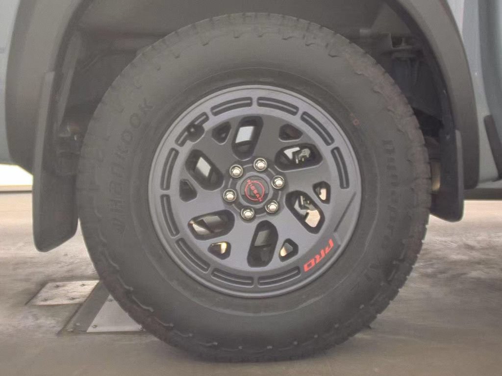 Used 2025 Nissan Frontier Pro-X RWD image 8