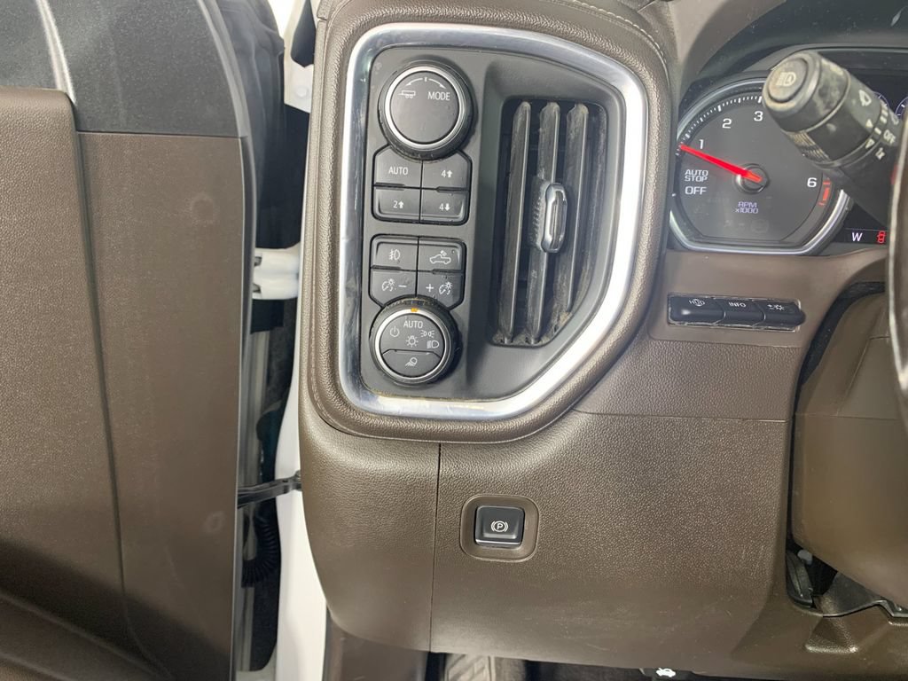 Used 2022 Chevrolet Silverado 1500 LTZ w/ LTZ Premium Package AWD/4WD image 16
