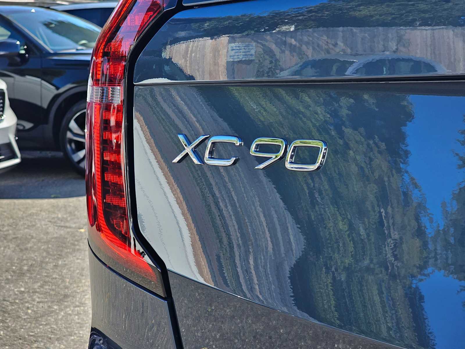 New 2026 Volvo XC90 B6 Plus image 14