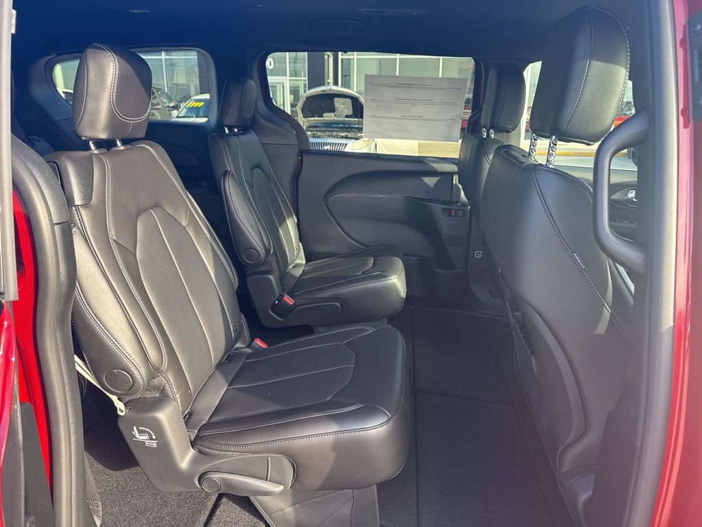 New 2026 Chrysler Pacifica Select w/ S Appearance Package FWD image 30