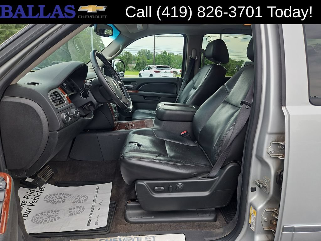 Used 2010 Chevrolet Tahoe LTZ AWD/4WD image 16