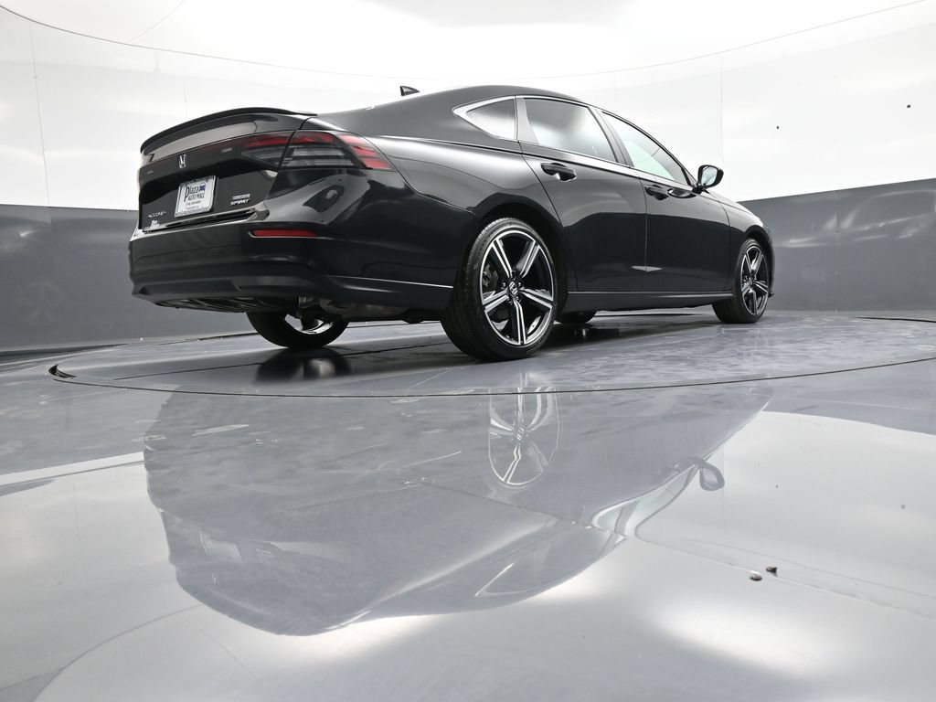 Used 2025 Honda Accord Sport image 29