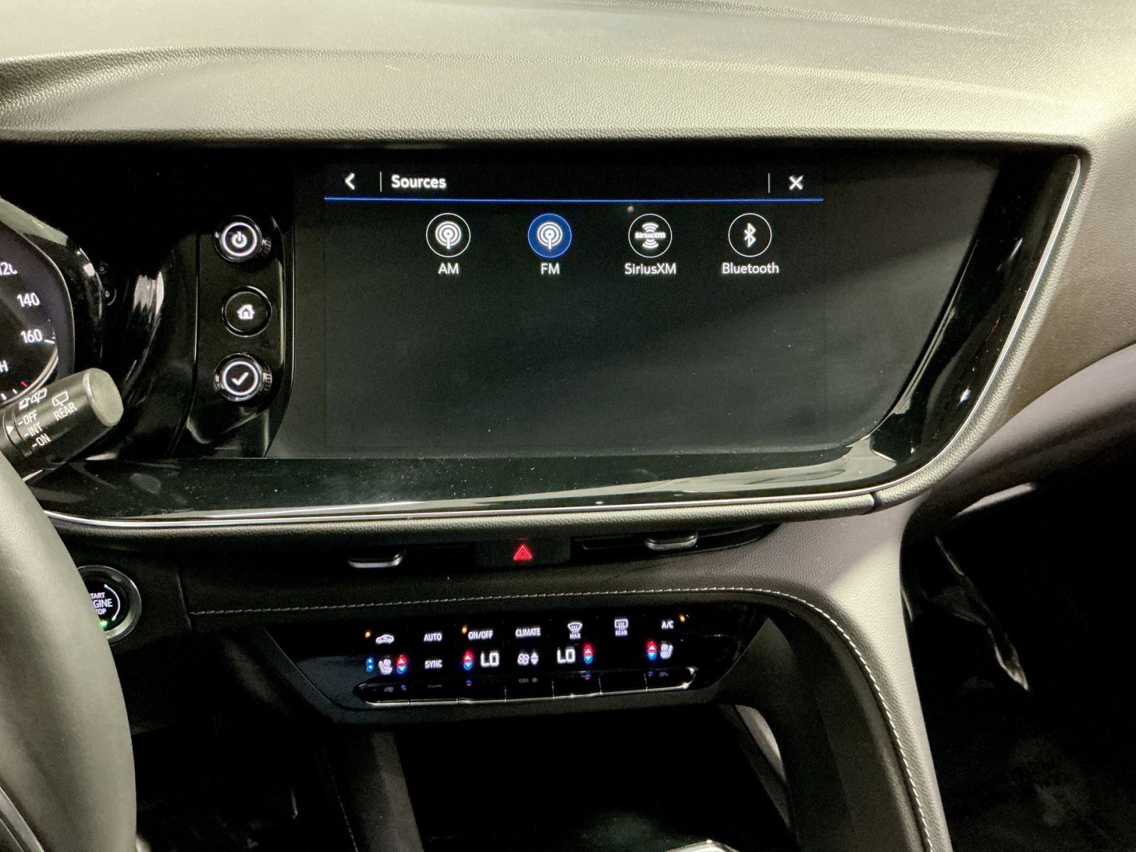Used 2023 Buick Envision Avenir image 26