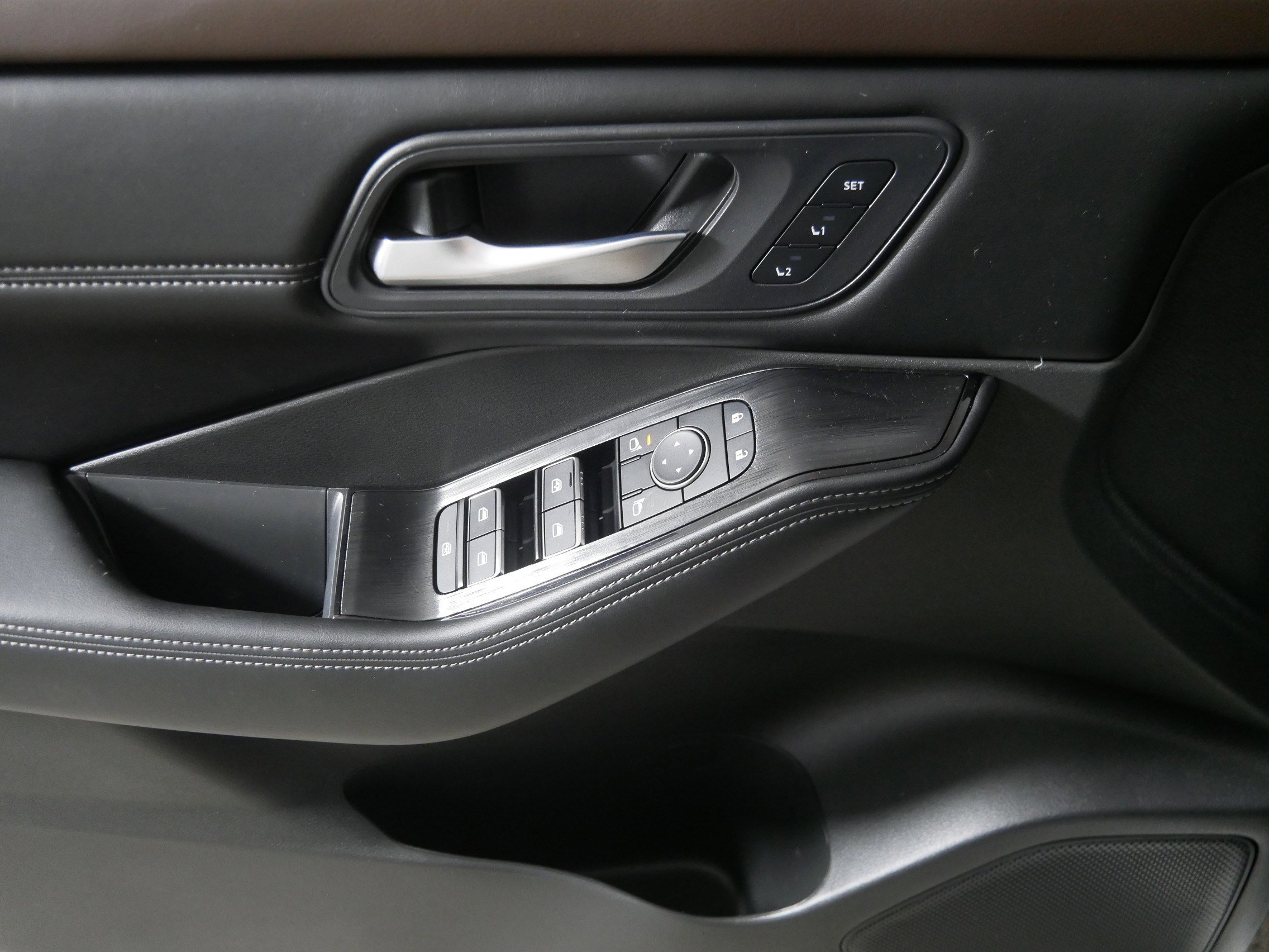 Used 2023 Nissan Rogue SL w/ SL Premium Package image 19