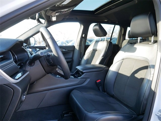 Used 2022 Jeep Grand Cherokee Altitude image 13