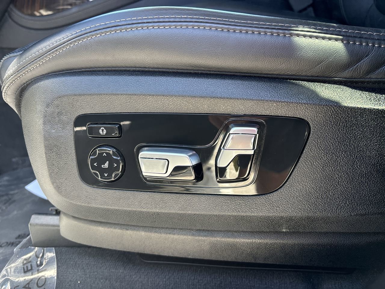 Used 2025 BMW X7 xDrive40i image 21