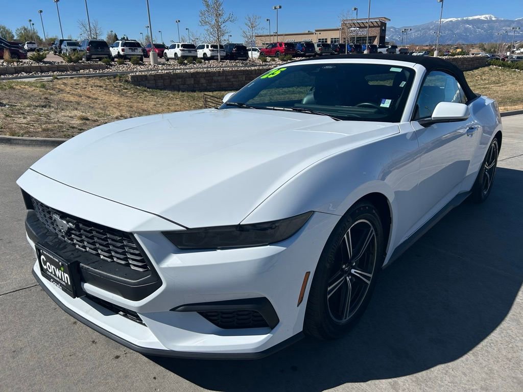 Used 2025 Ford Mustang Premium RWD image 3