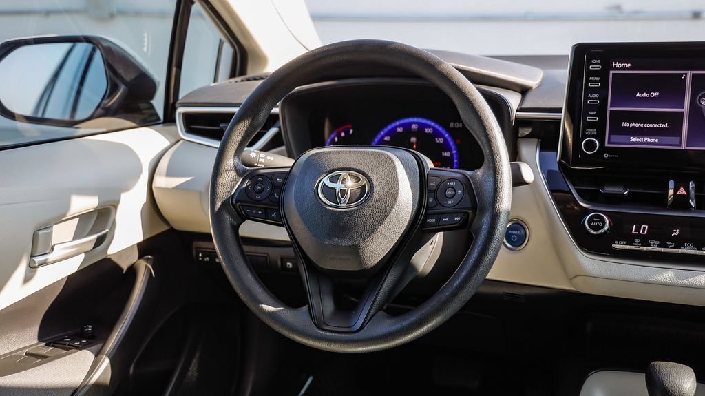 Used 2021 Toyota Corolla LE w/ Carpet Mat Package (TMS) FWD image 18