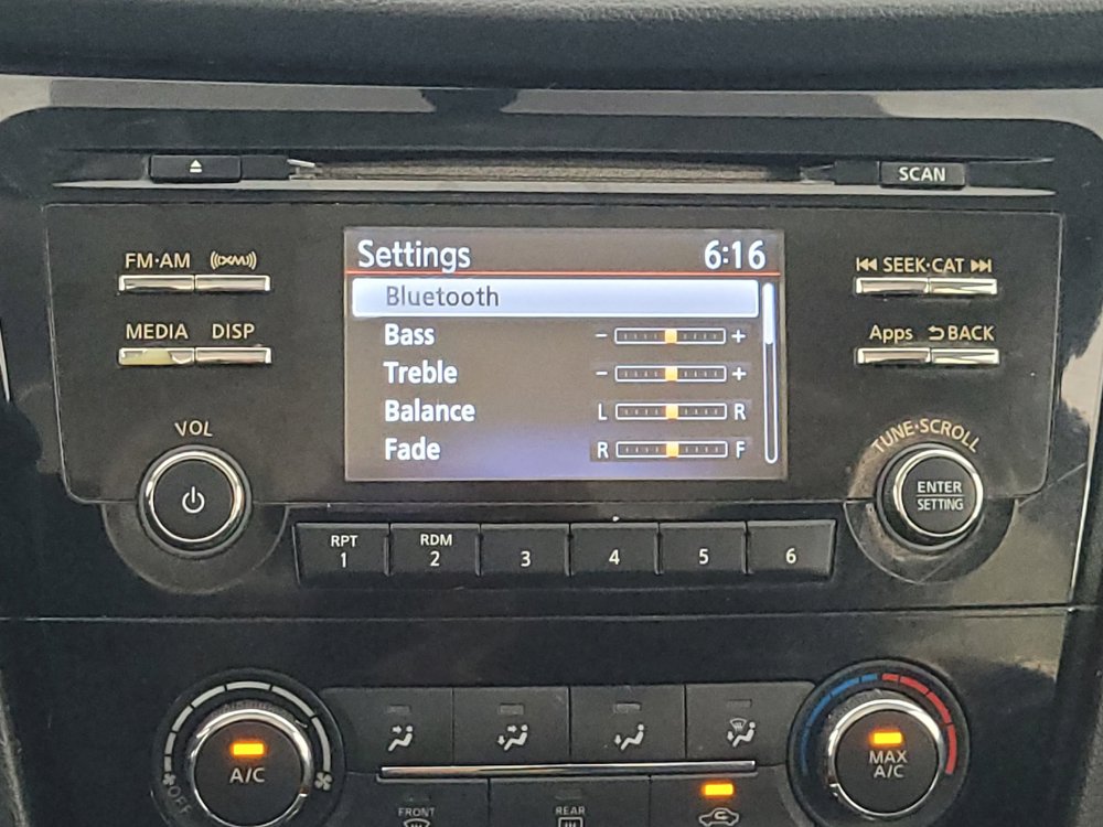 Used 2016 Nissan Rogue S FWD image 25