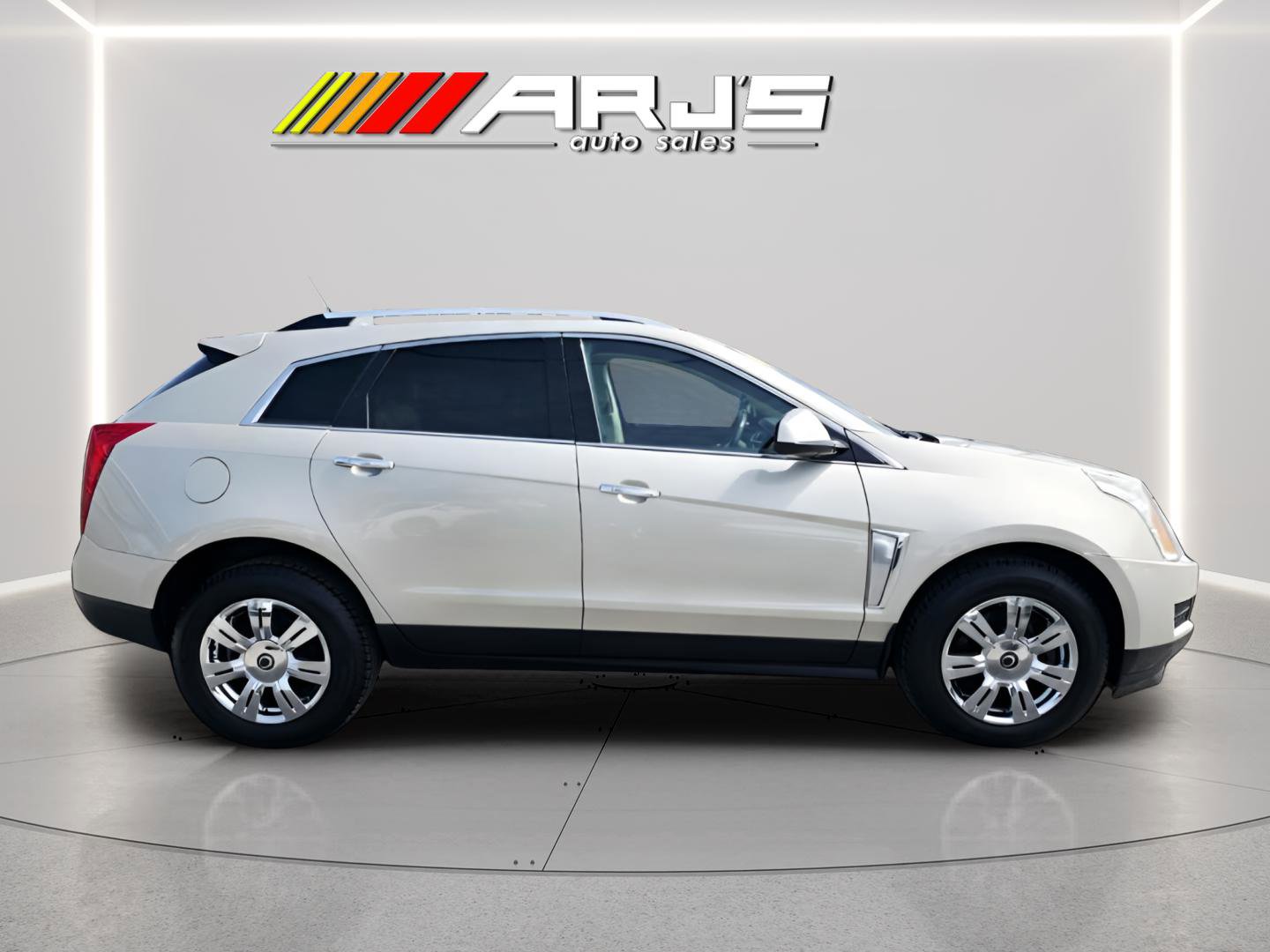 Used 2015 Cadillac SRX Luxury image 4