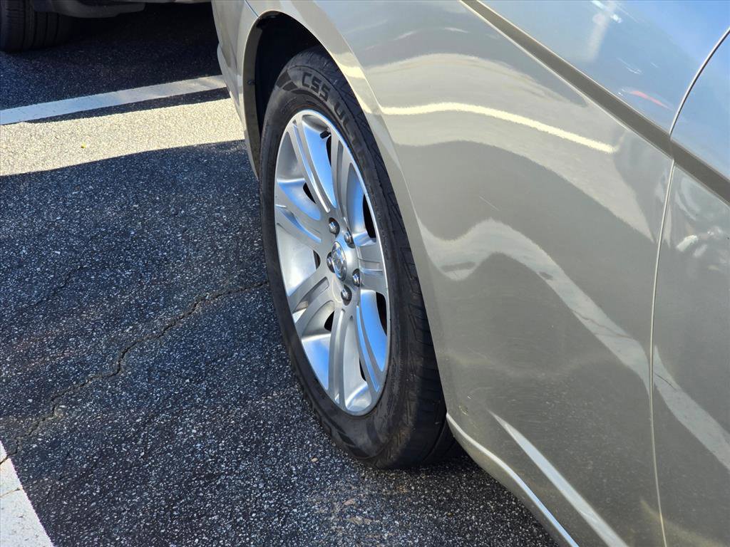 Used 2010 Chrysler Sebring Touring w/ Navigation & Sound Group I FWD image 18