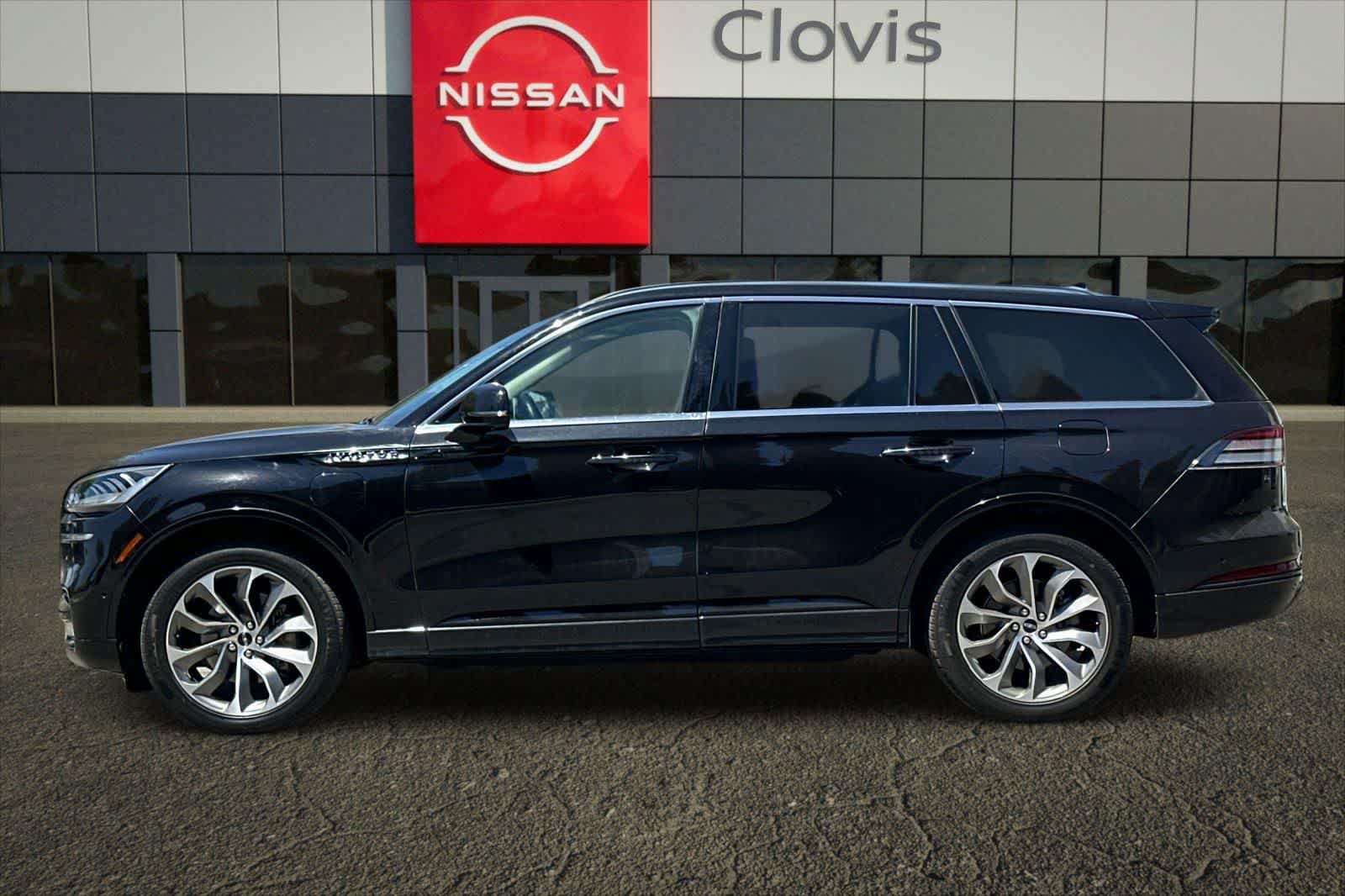Used 2022 Lincoln Aviator Grand Touring w/ Class IV Trailer Tow Package AWD/4WD image 6