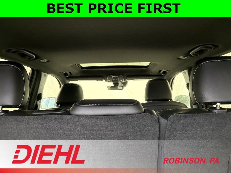 New 2025 Jeep Grand Cherokee Altitude image 10