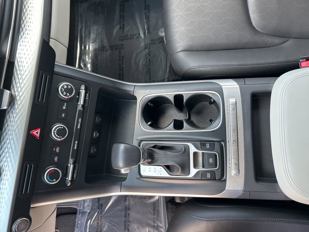 Used 2024 Kia Carnival LX image 16