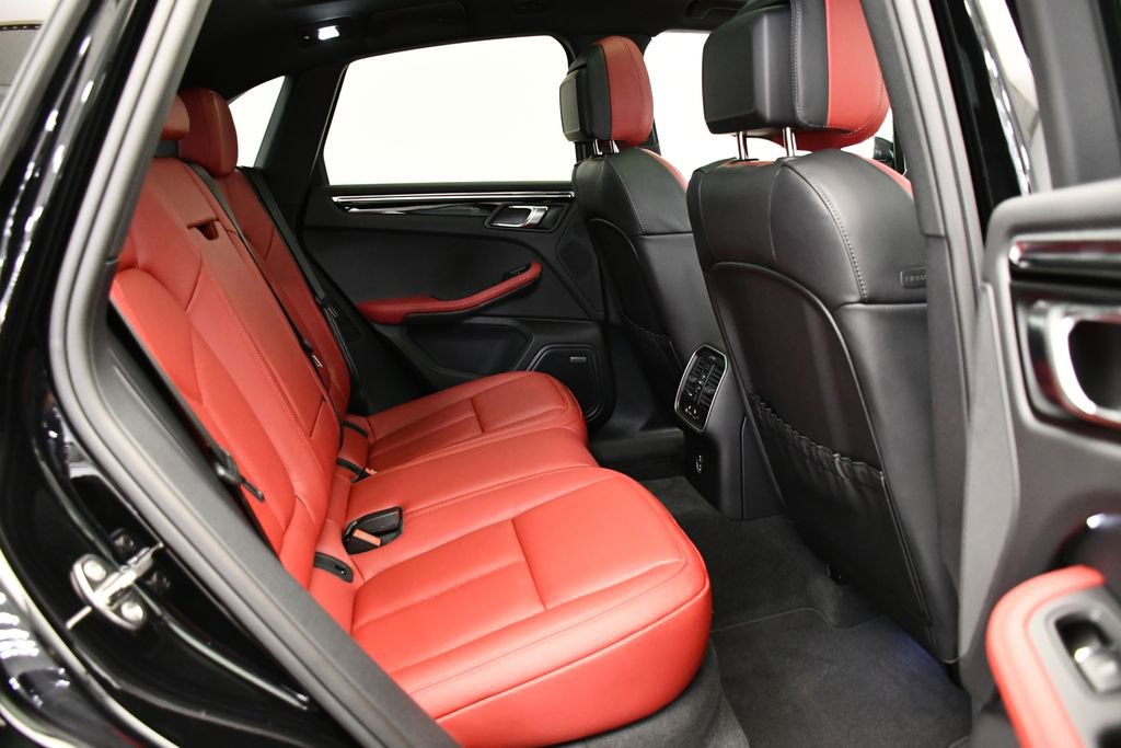 Used 2025 Porsche Macan Turbo image 50