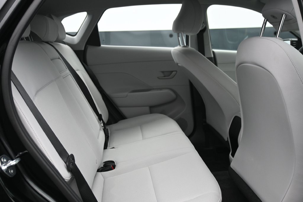 Used 2024 Hyundai Kona SE AWD/4WD image 14