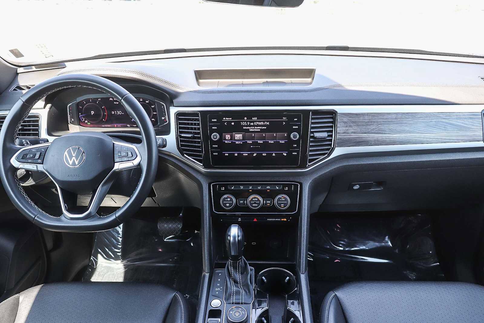 Used 2022 Volkswagen Atlas Cross Sport SE image 11