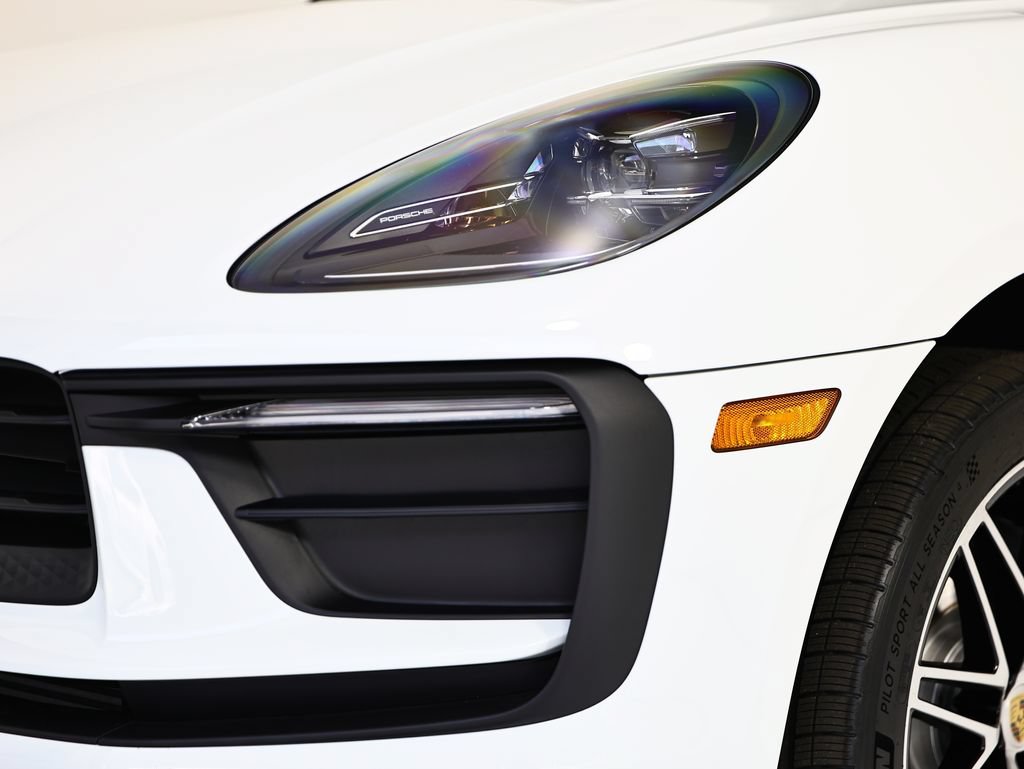 New 2026 Porsche Macan AWD/4WD image 11