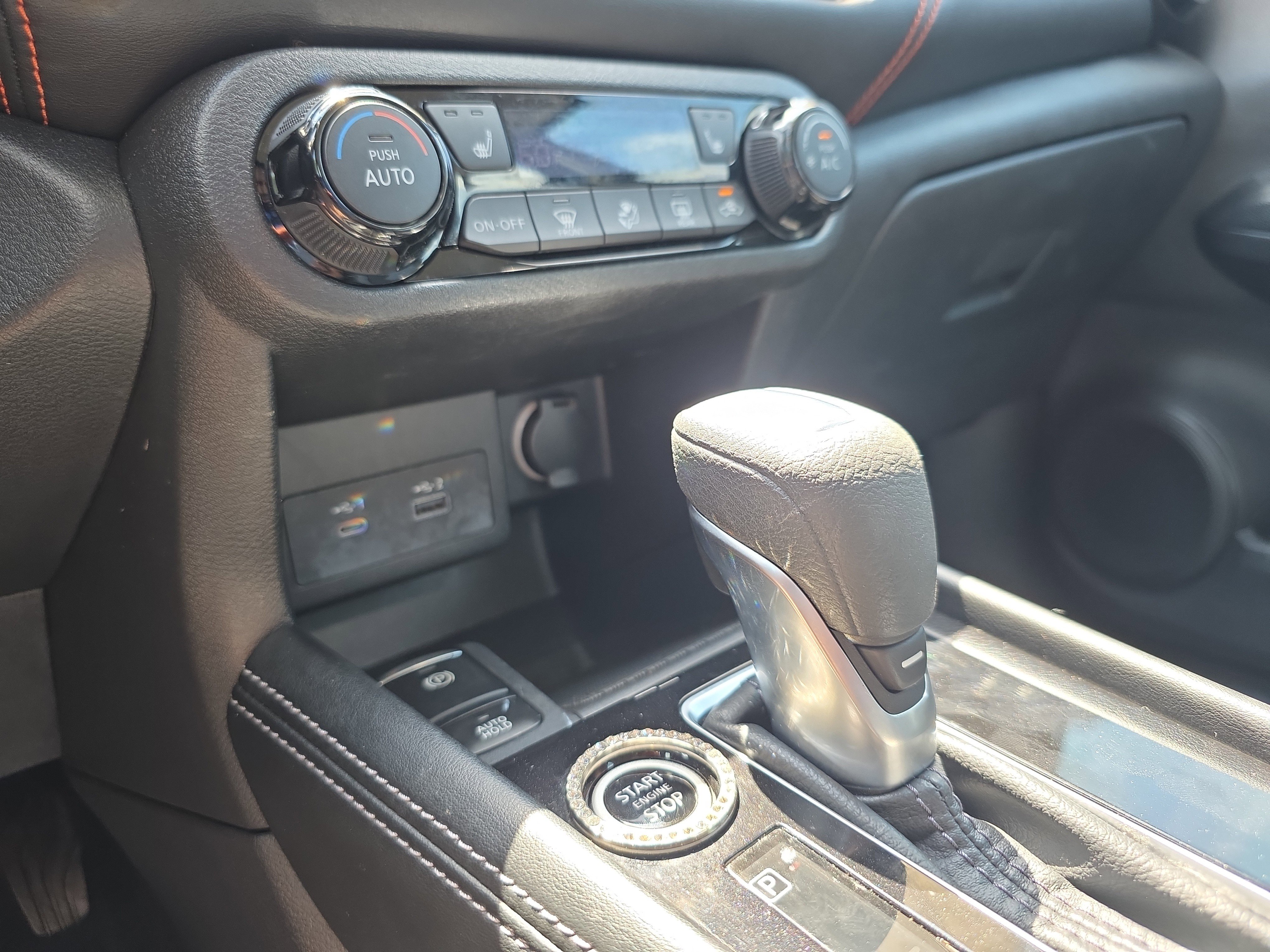 Used 2022 Nissan Kicks SR w/ Premium Package image 35