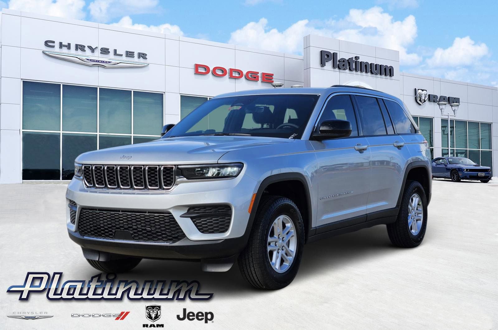 New 2025 Jeep Grand Cherokee Laredo AWD/4WD image 2