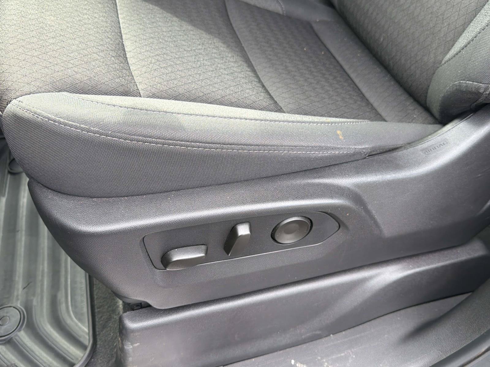 Used 2026 Chevrolet Silverado 1500 LT AWD/4WD image 30