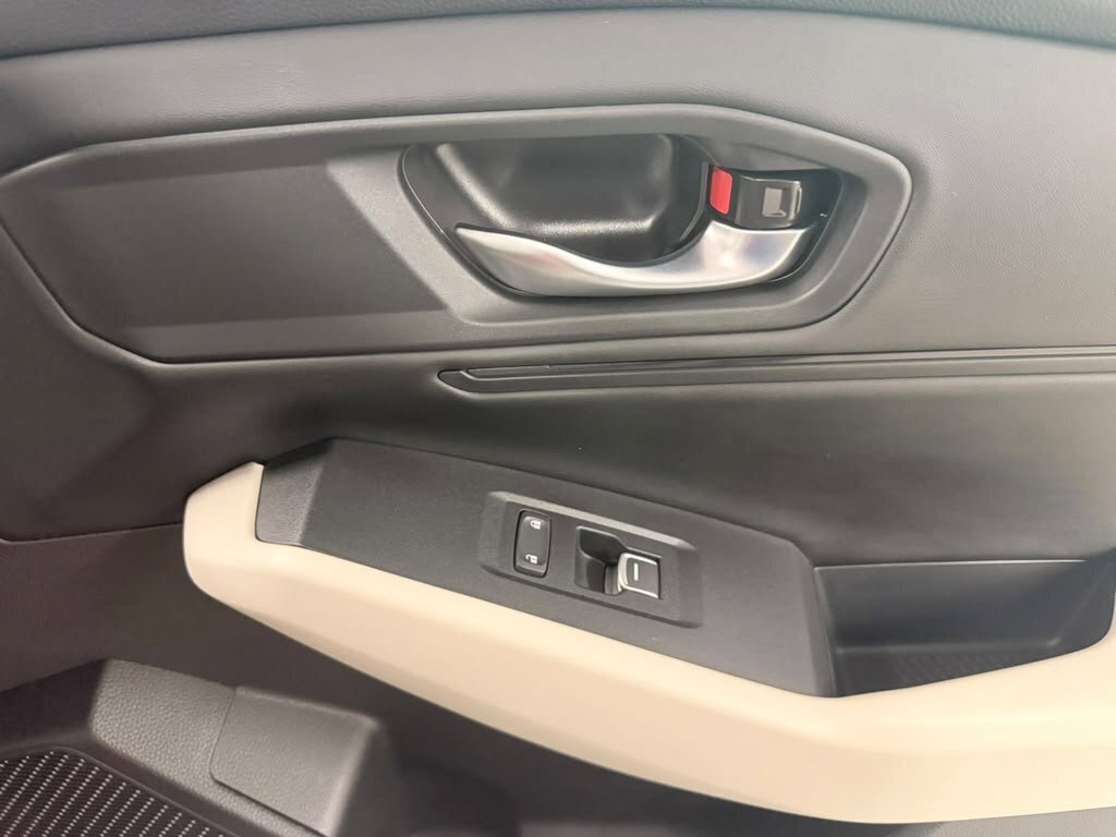 Certified 2025 Honda Accord SE image 40