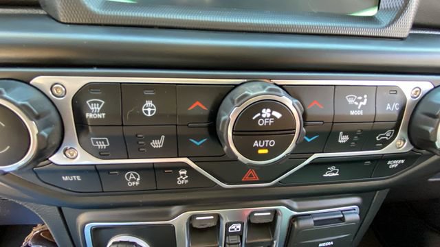 Used 2023 Jeep Gladiator Overland w/ Popular Equipment Package AWD/4WD image 28