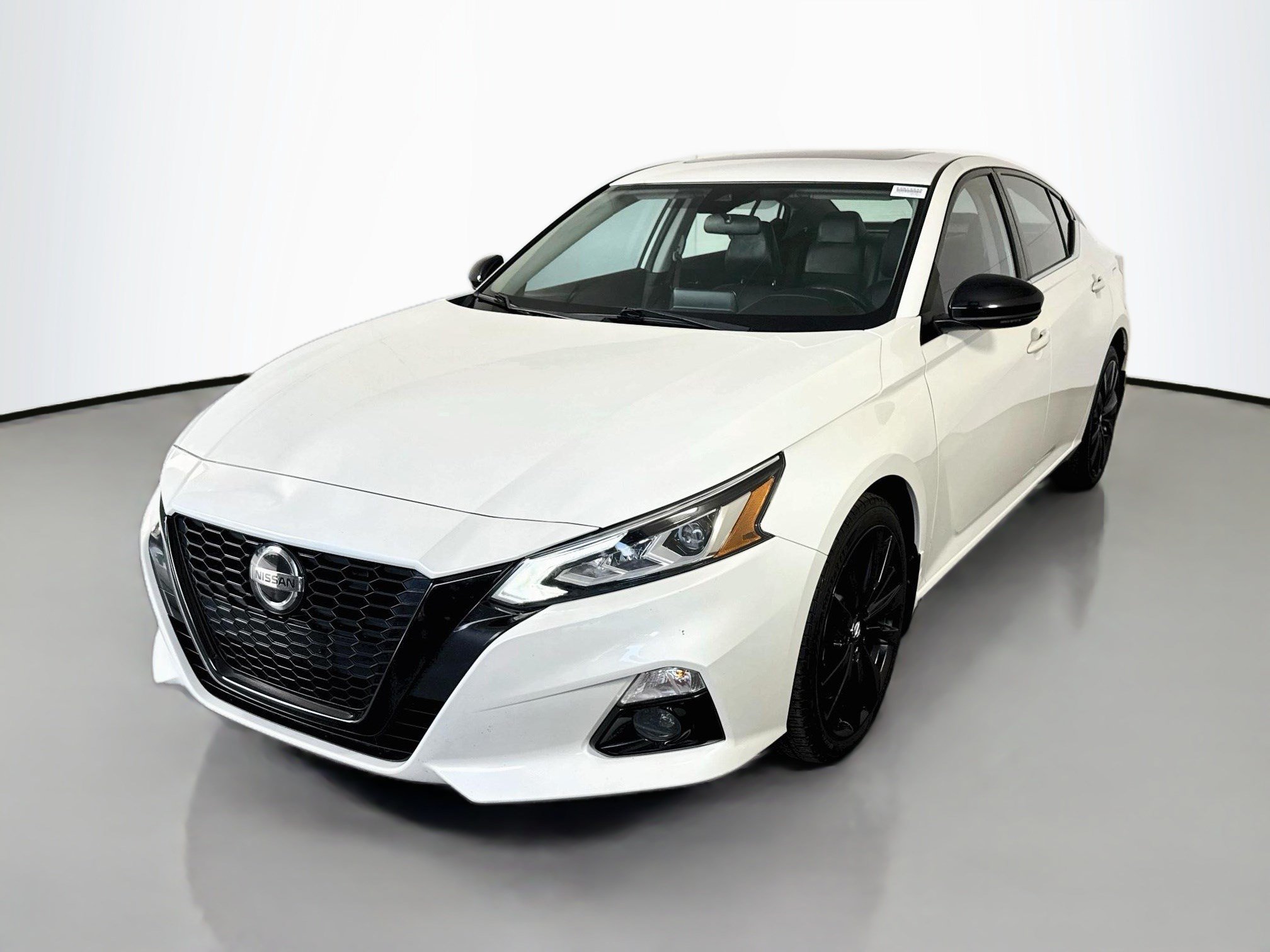 Used 2022 Nissan Altima 2.5 SR w/ Midnight Edition Package AWD/4WD image 4