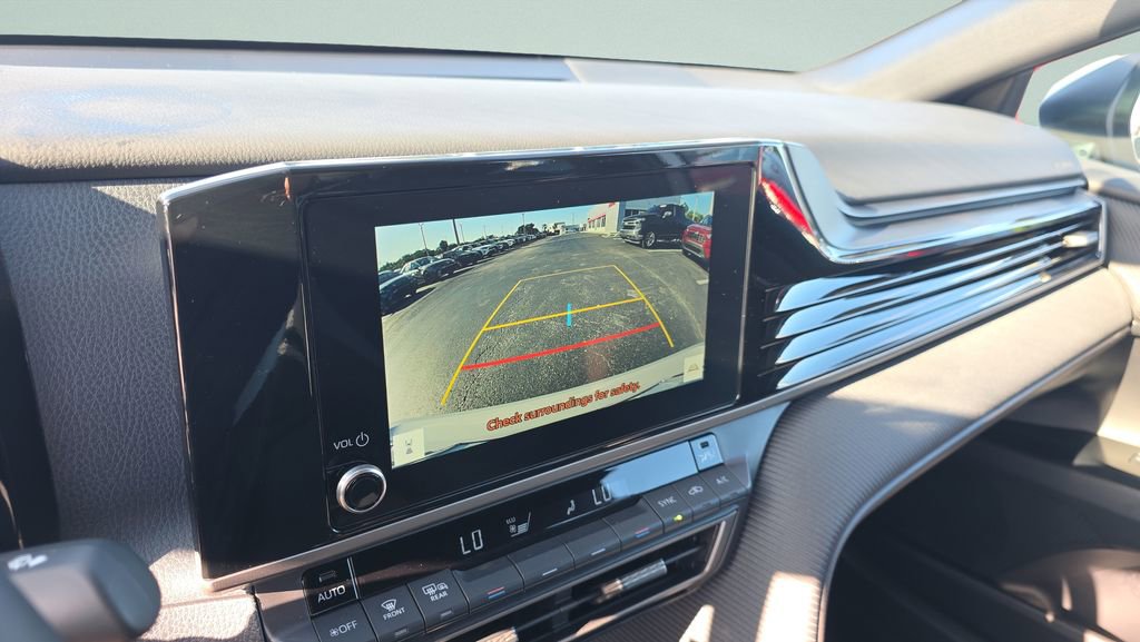 Used 2026 Toyota Camry SE FWD image 17