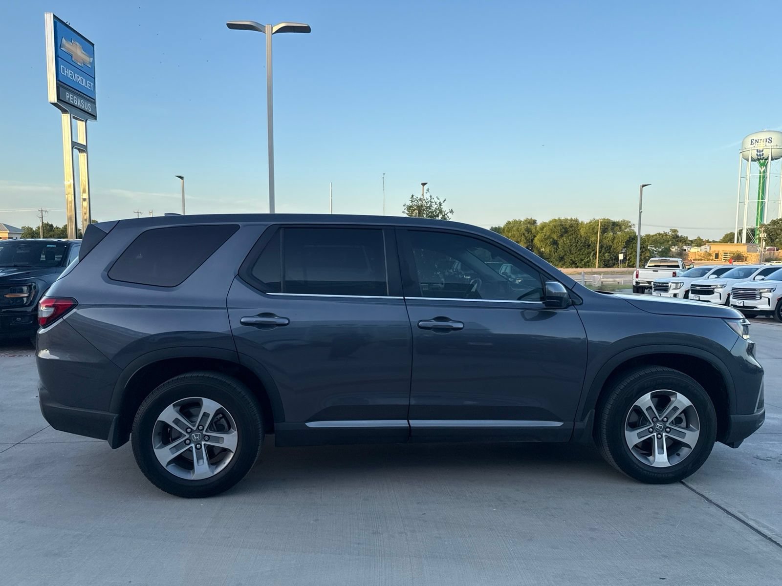 Used 2025 Honda Pilot EX-L image 6