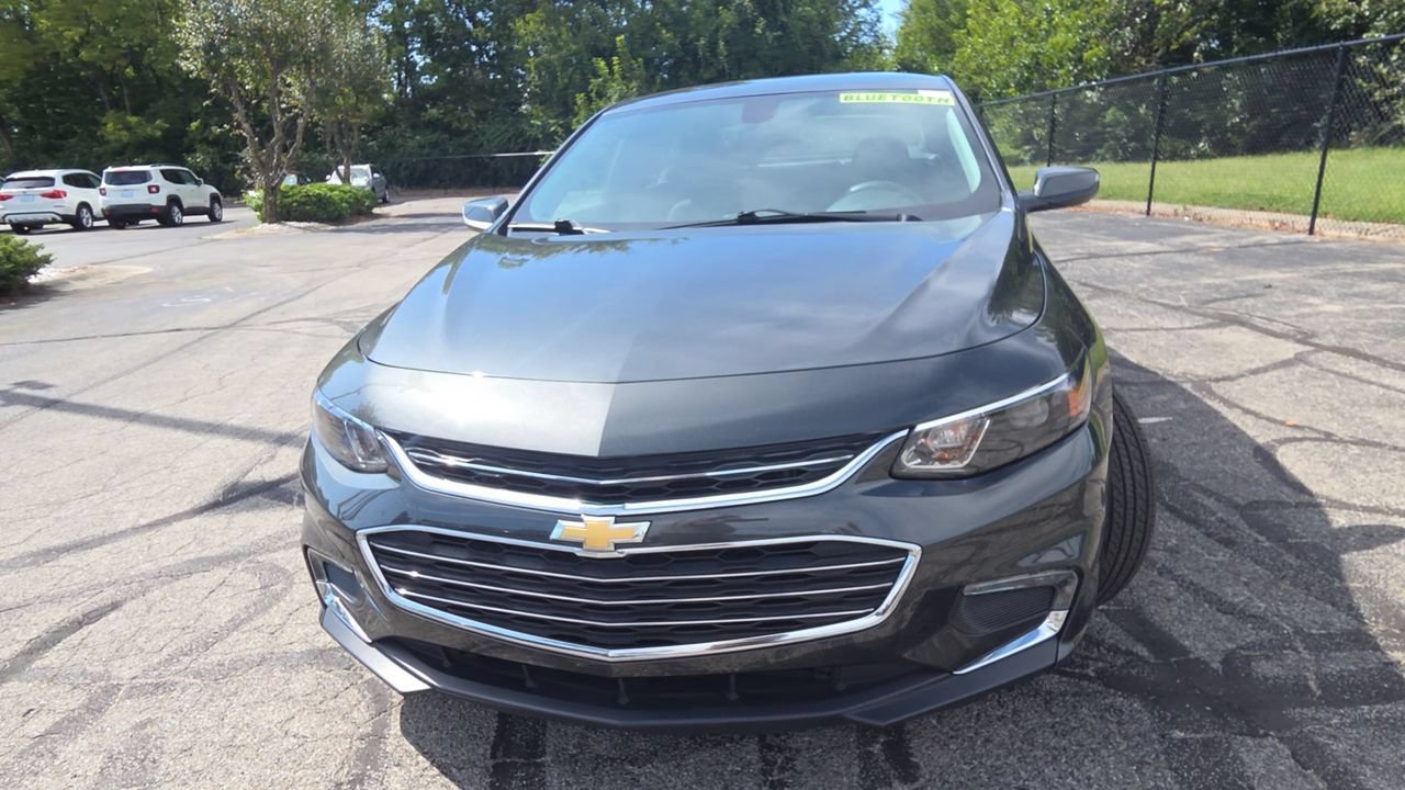 Used 2018 Chevrolet Malibu LT FWD image 3