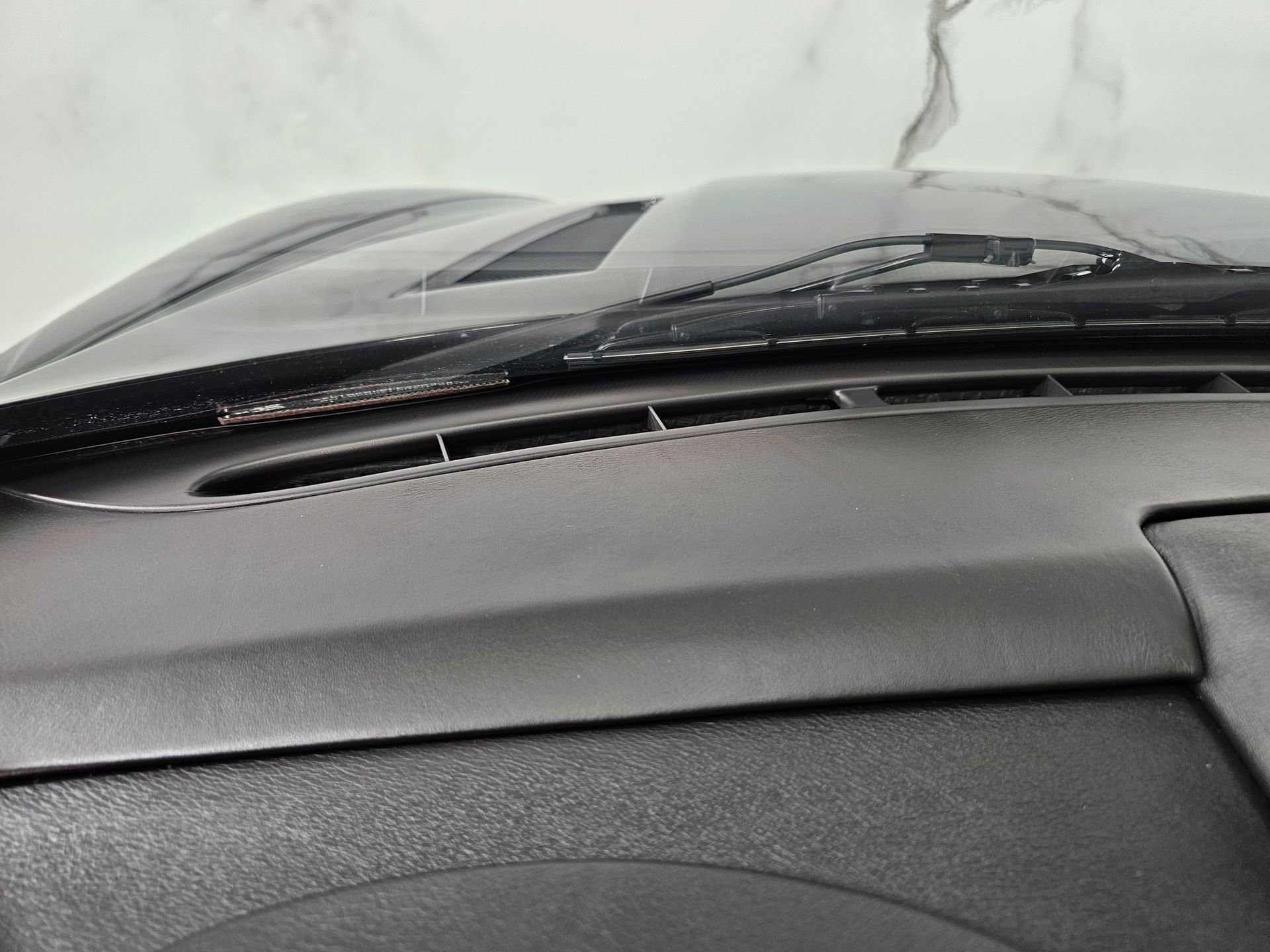 Used 2004 Aston Martin Vanquish RWD image 41