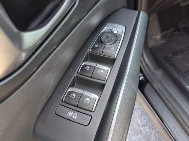 Used 2025 Kia Sorento S AWD/4WD image 19