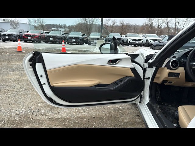New 2025 MAZDA MX-5 Miata RF Grand Touring RWD image 6