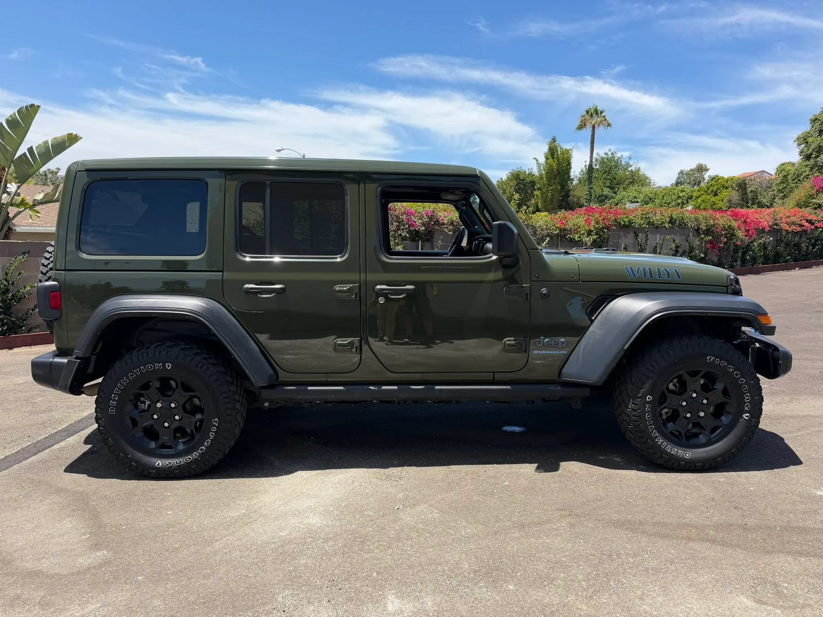 Used 2023 Jeep Wrangler Unlimited w/ Sun & Screen Package AWD/4WD image 5